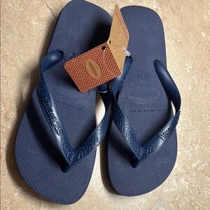havaianas navy sandals